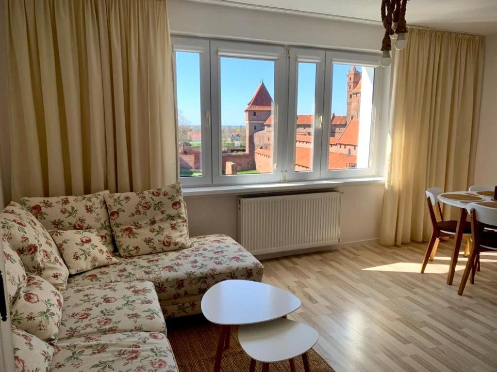 Widok Zamku O Poranku Apartman Malbork Kültér fotó